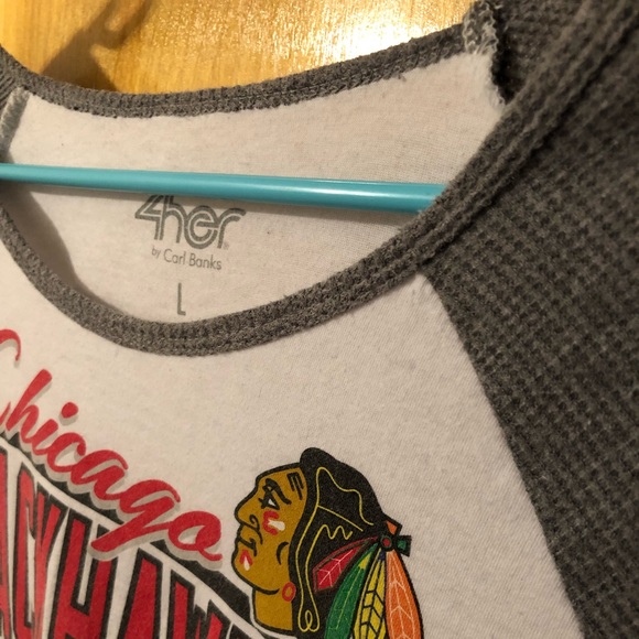 Blackhawks Raglan - Picture 2 of 3